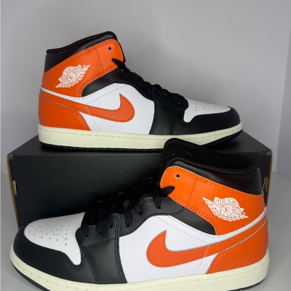 Jordan 1 Mid “Black Toe Starfish” 🧡✨ | Men’s 10.5 | NEW